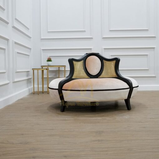 Revana Chair