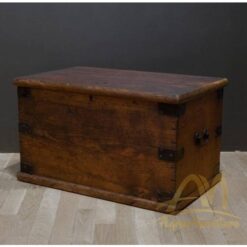 Late 19th/Early 20th C. Blanket Chest C.1880-1920 Mahogany wood - antique Handmade manufacture from Jepara Indonesia Furniture Craftmanship