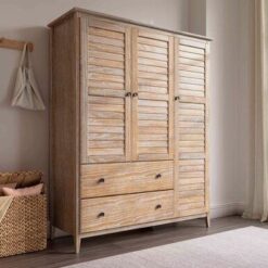 wardrobe 3 door...
