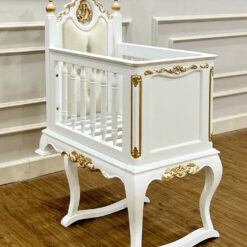 Oud Cradle