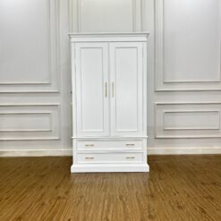 Gio Dresser
