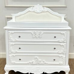 Vivian Dresser