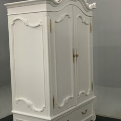 Felicity Wardrobe